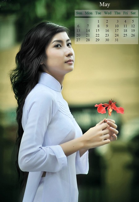Nhan sắc hot girl rạng ngời trong bộ lịch Tết