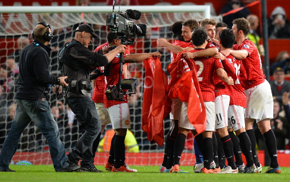 Bóng đá Quốc tế - Chùm ảnh: M.U ăn mừng chức vô địch Premier League lần thứ 20 (Hình 5).