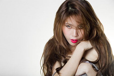 Hậu trường - Cộng đồng Facebook: Thủy Tiên là WAGs số 1 Đông Nam Á (Hình 2).
