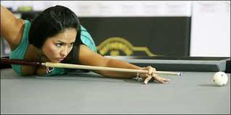 Hậu trường - Nàng Wags 'đầy đặn' quyến rũ nhất làng Billiards (Hình 7).