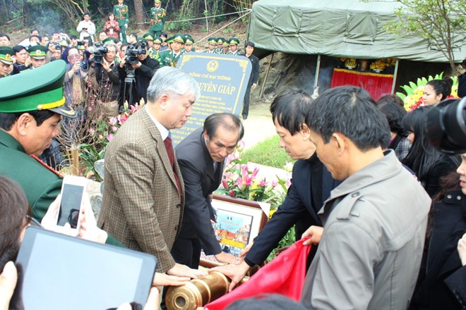 Xã hội - Ảnh: Lễ dâng linh khí lên mộ Đại tướng Võ Nguyên Giáp (Hình 15).