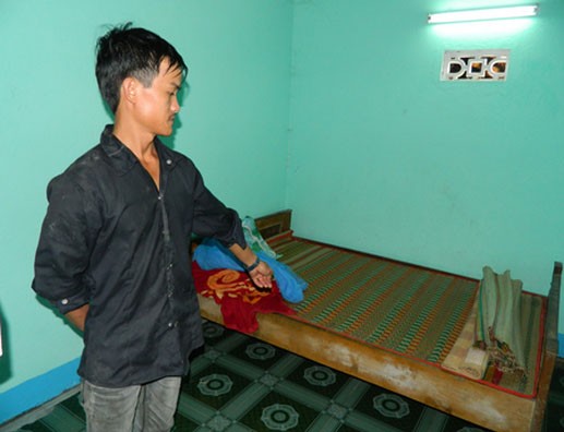 Pháp luật - Con giết cha ngay trước bàn thờ trong ngày cúng mẹ