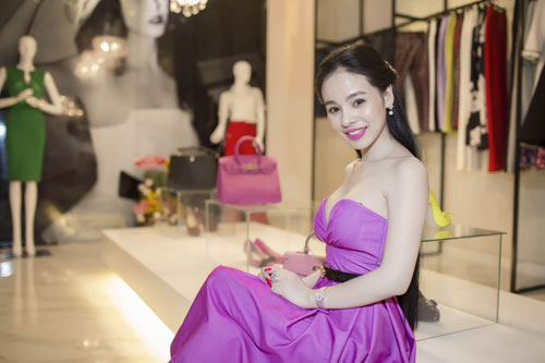 Sự kiện - Hạ My đọ độ sexy với Ngọc Trinh (Hình 3).