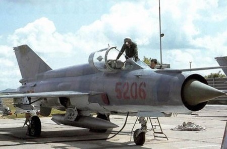 Quân sự - Chiến thuật 'trồng cây nêu' diệt địch của MiG-21 Việt Nam (Hình 2).