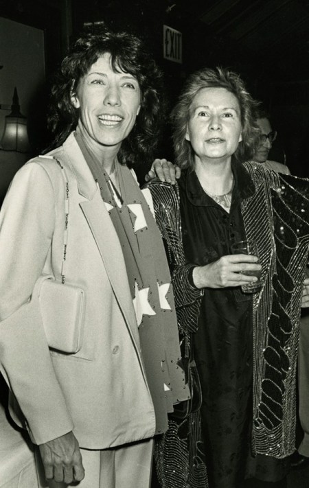 Nh&acirc;n vật - Hai nữ nghệ sĩ Hollywood kết h&ocirc;n sau 42 năm gắn b&oacute;