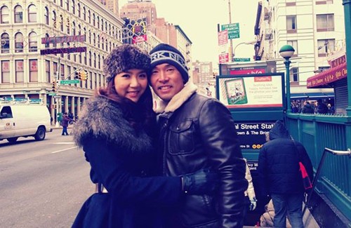 Giải trí - Hà Hồ khoe ảnh giao thừa 'tự sướng', Hoàng Thùy Linh lên vedette (Hình 11).