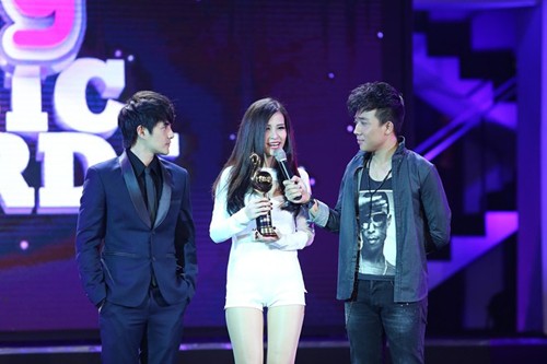 Sự kiện - Phương Mỹ Chi thắng đúp ở Zing Music Awards (Hình 4).