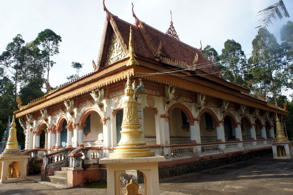 Lạ & Cười - Chùa Angkorajaborey: Sư sãi 'nhịn' ăn 12 tiếng/ngày  (Hình 3).