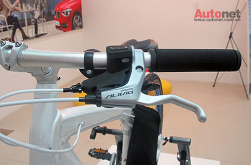 Ô tô-Xe máy - Xe đạp BMW giá gần 50 triệu đồng xuất hiện tại Hà Nội (Hình 2).