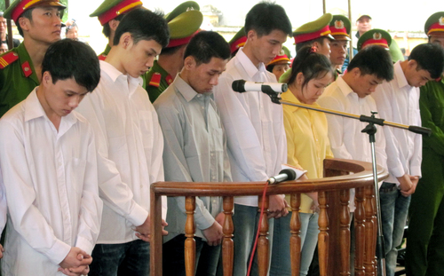 Pháp luật - Tử hình 2 gã làm công sát hại mẹ con bà chủ