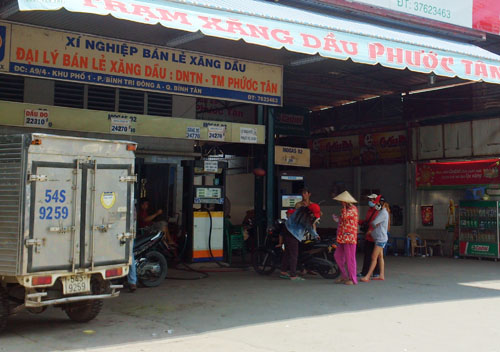 Pháp luật - Bị truy sát vì trêu gái lúc đổ xăng (Hình 2).