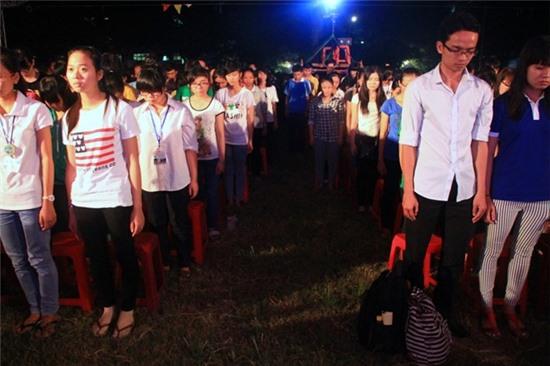 Xã hội - 1.000 sinh viên TP.HCM mặc niệm Đại tướng Võ Nguyên Giáp (Hình 4).