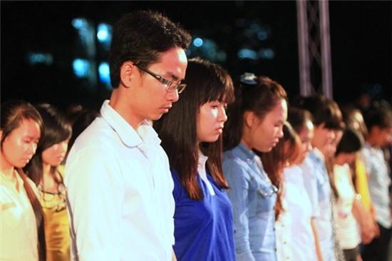Xã hội - 1.000 sinh viên TP.HCM mặc niệm Đại tướng Võ Nguyên Giáp (Hình 8).