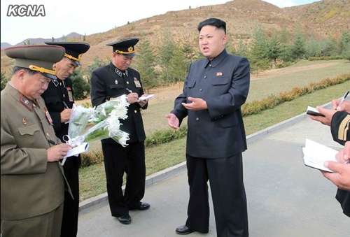 Tiêu điểm - Kim Jong-un viếng mộ lính thủy chết vì tàu chìm