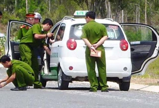 An ninh - Hình sự - Gã thanh niên vờ thuê xe rồi chém tài xế, cướp xe ô tô