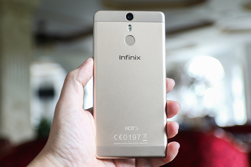 Đánh giá - Khui hộp Infinix Hot S: Chip 8 nhân tốc độ 1,3GHz, cảm biến vân tay (Hình 7).