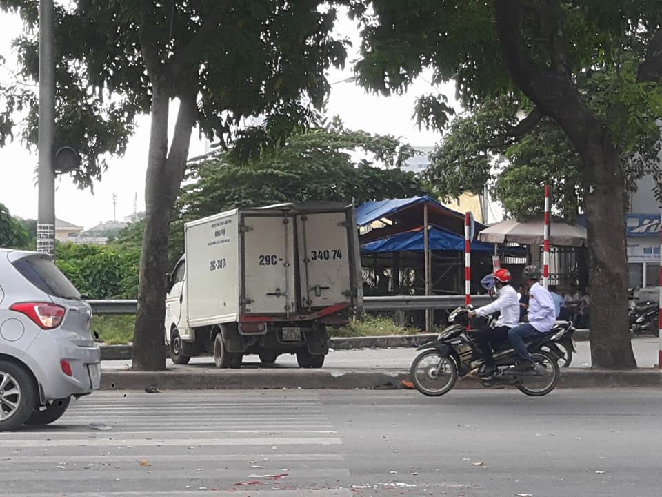 Tin nhanh - Hà Nội: Tai nạn liên hoàn trên đường Phạm Văn Đồng, 4 ô tô hư hỏng (Hình 3).