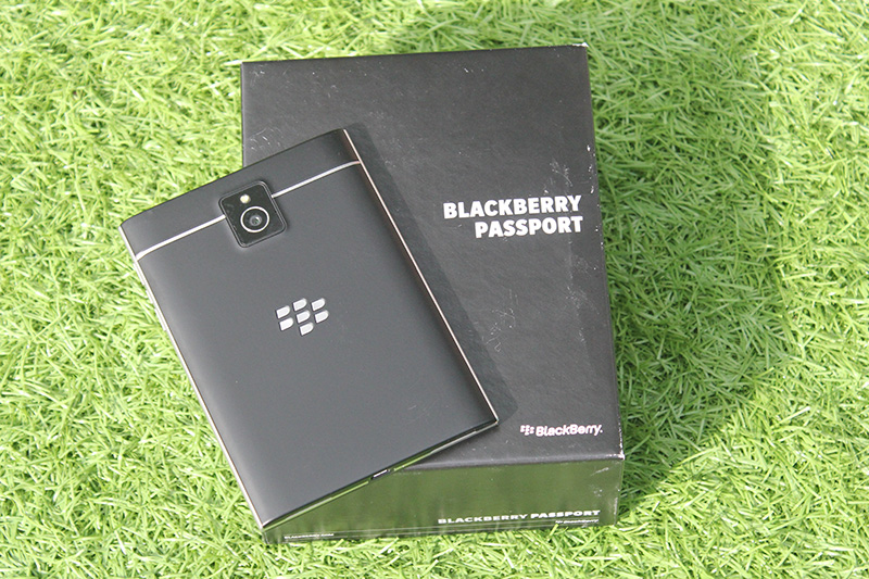 Đánh giá - Cận cảnh Blackberry Passport bàn phím Full QWERTY giá 5,7 triệu (Hình 11).