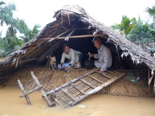 Xi nhan Trái Phải - Những ánh mắt… chạy lũ