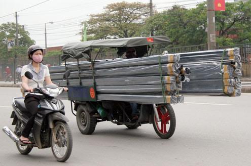 Xi nhan Trái Phải - Cần thay đổi ngay quy định đội mũ bảo hiểm khi đi xe máy! (Hình 3).