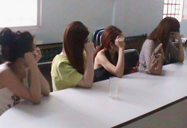 Dậy s&oacute;ng mạng - Ch&acirc;n d&agrave;i thiếu bản lĩnh 'b&aacute;n d&acirc;m': Cuộc đua vật chất đ&atilde; che mờ mắt!