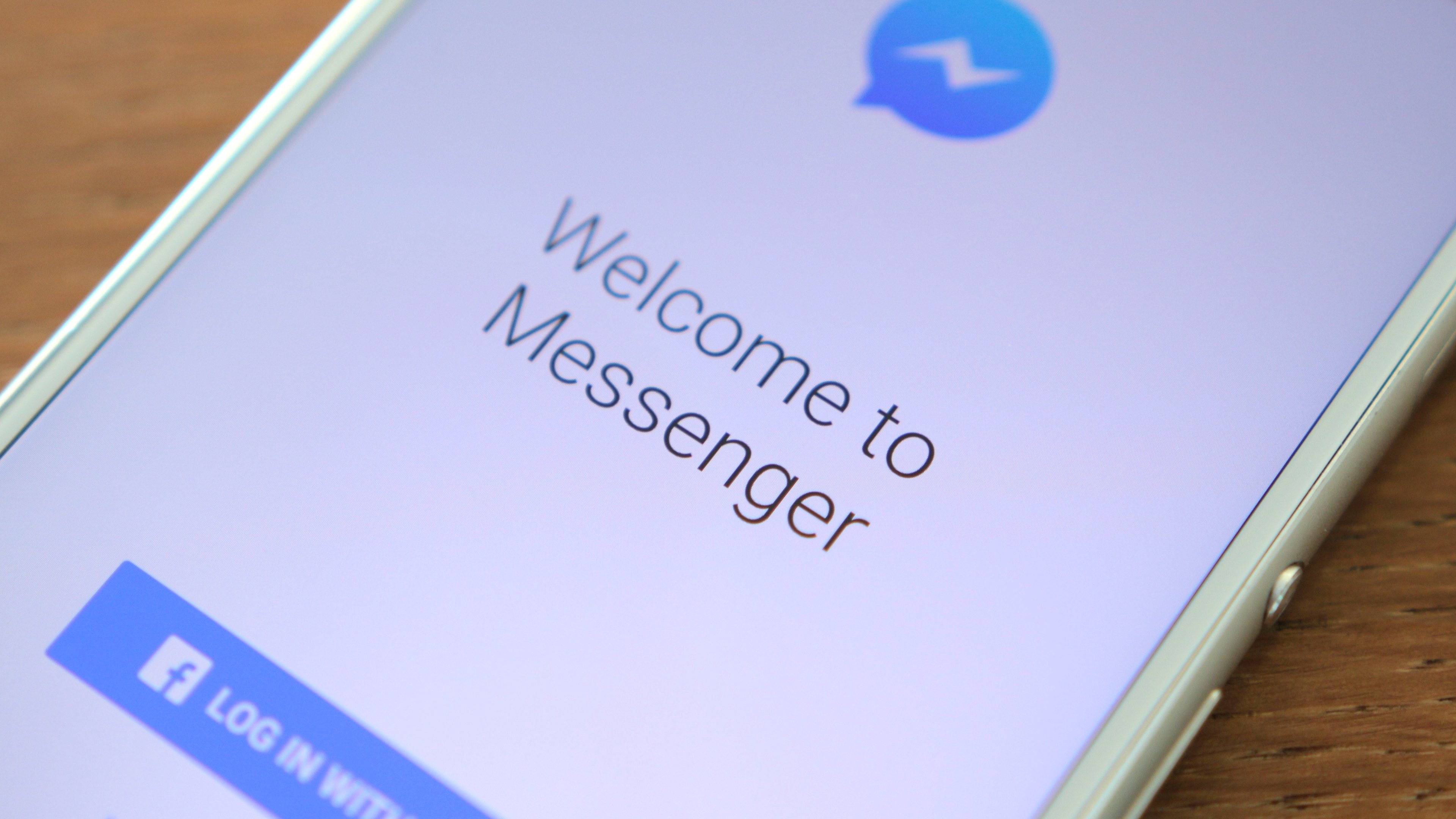 Đánh giá - Cần 2Gb để cài đặt Facebook và Messenger trên Windows 10 Mobile