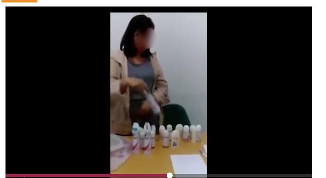 Dậy sóng mạng - 'Nữ đạo chích' nhét 22 chai mỹ phẩm trong người bị bắt tại trận?