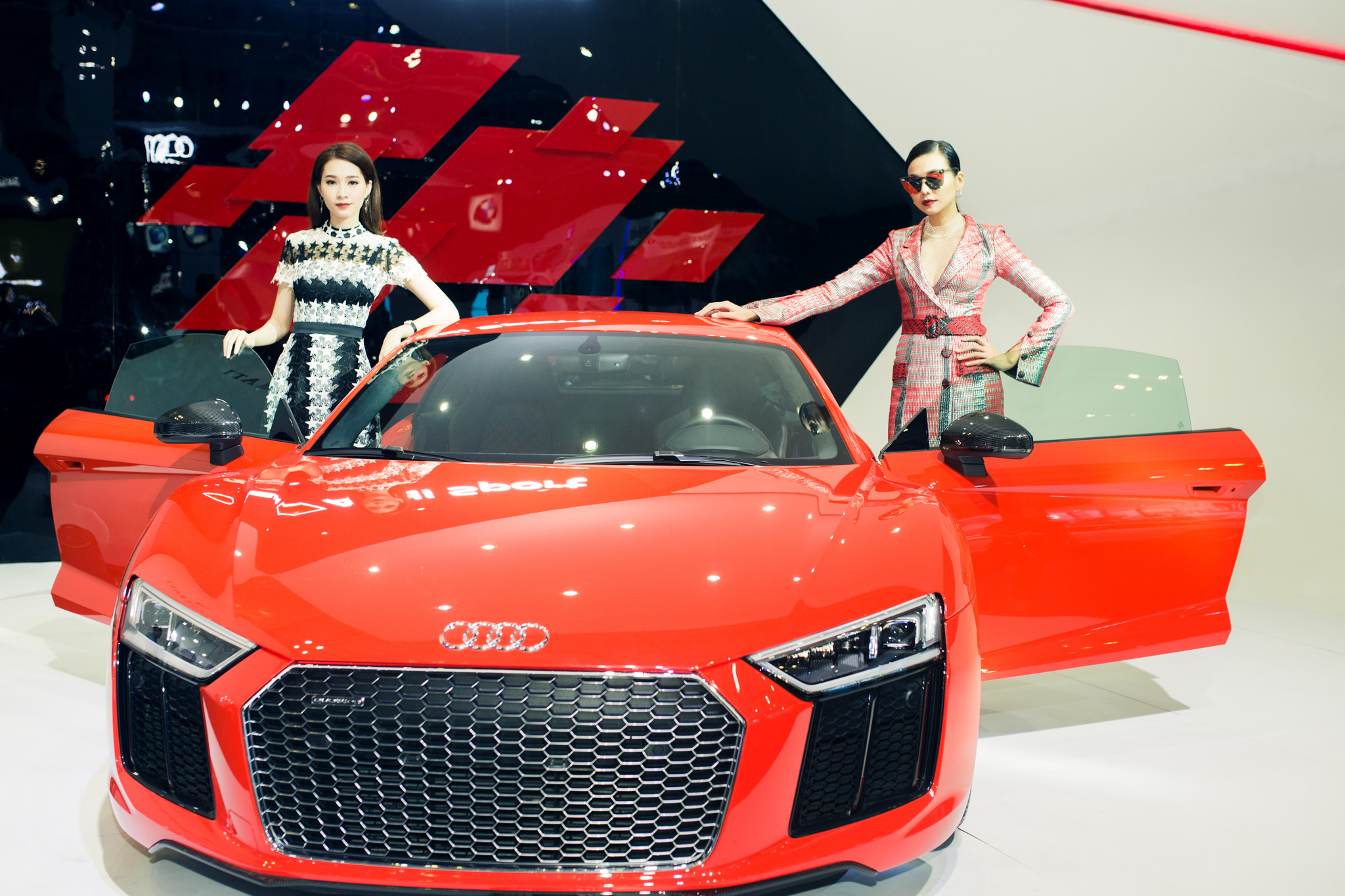 Thú chơi - Đốt mắt với vẻ đẹp của 'tứ đại mỹ nhân' Audi tại VIMS 2016 (Hình 6).