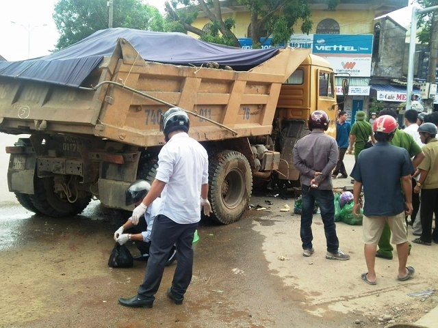 Tin nhanh - Đi lấy hàng chợ về bán, người phụ nữ bị xe tải cuốn vào gầm tử vong