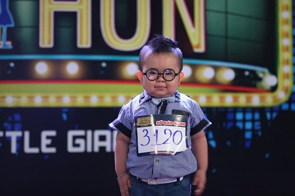 Sự kiện - Quán quân game show ngày càng nhỏ tuổi: Người lớn đừng làm trò nữa! (Hình 2).