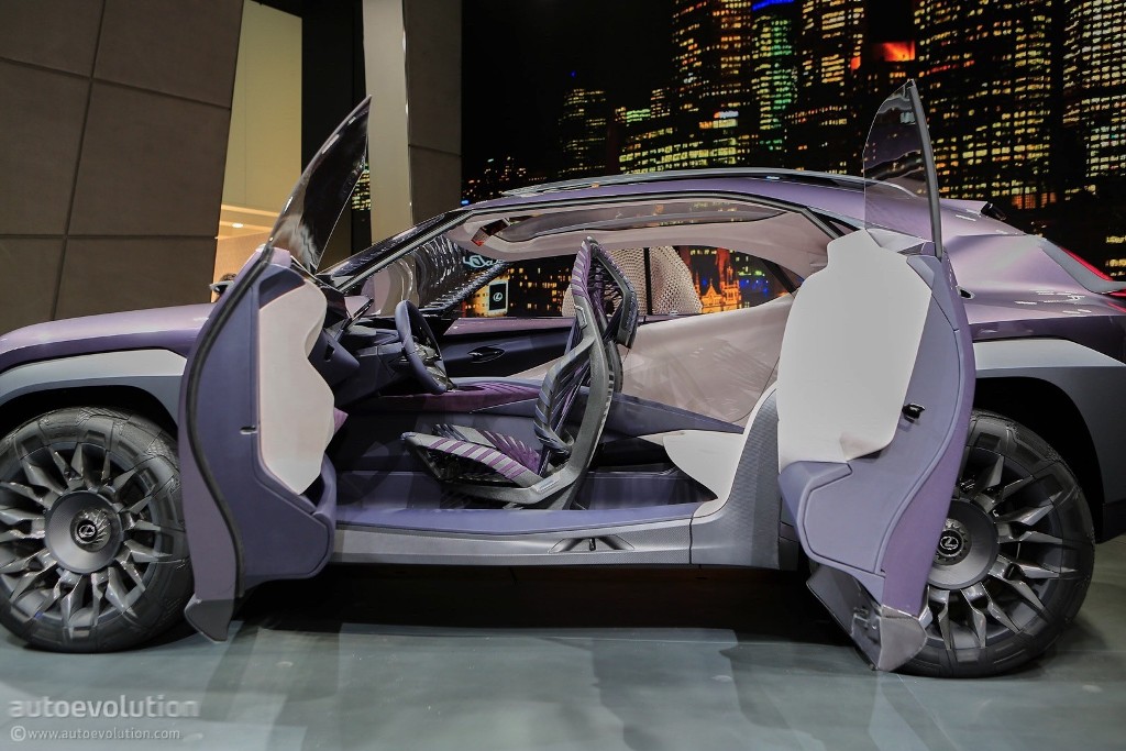 Lexus UX Concept gây bất ngờ tại triển lãm