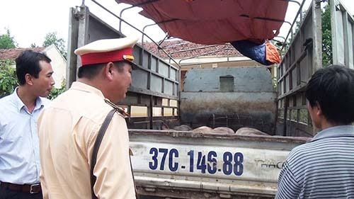 Sức khỏe - Hoang mang hơn 700kg thịt lợn kh&ocirc;ng r&otilde; nguồn gốc su&yacute;t được ti&ecirc;u thụ (H&igrave;nh 2).