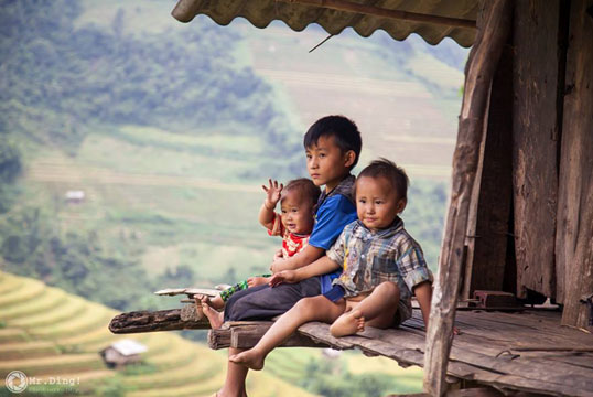 Dân sinh - Đau lòng nhìn trẻ vùng cao hàng ngày đu dây lội suối đi học  (Hình 3).