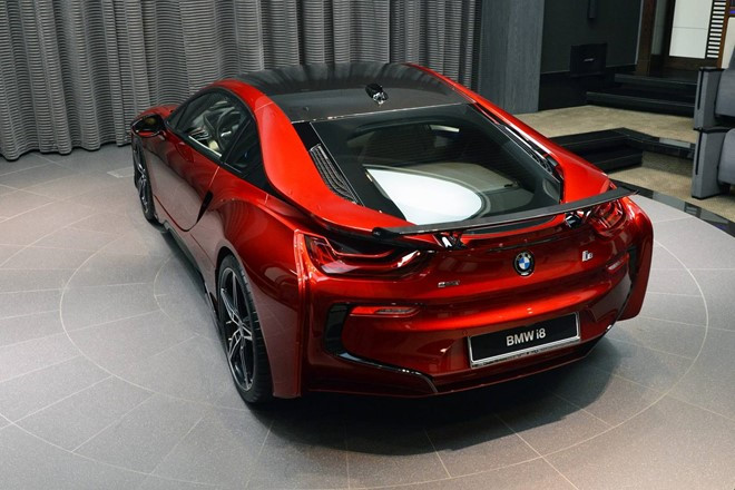 Thú chơi - Công chúa Abu Dhabi bên 'hàng độc' BMW i8 (Hình 4).