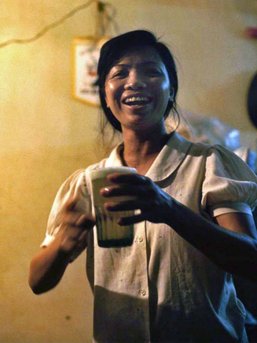 Tin cũ - Bia hơi vỉa hè Hà Nội những năm 1990 (Hình 7).