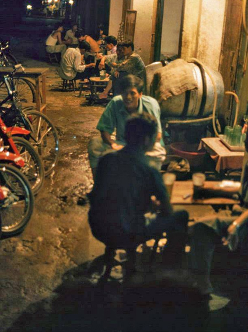 Tin cũ - Bia hơi vỉa hè Hà Nội những năm 1990 (Hình 9).