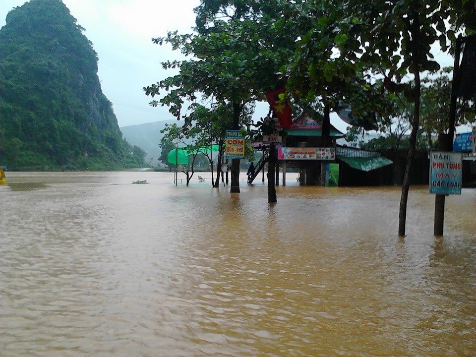 Dân sinh - Lũ chồng lên lũ, hàng ngàn ngôi nhà tại Quảng Bình lại bị ngập chìm (Hình 9).