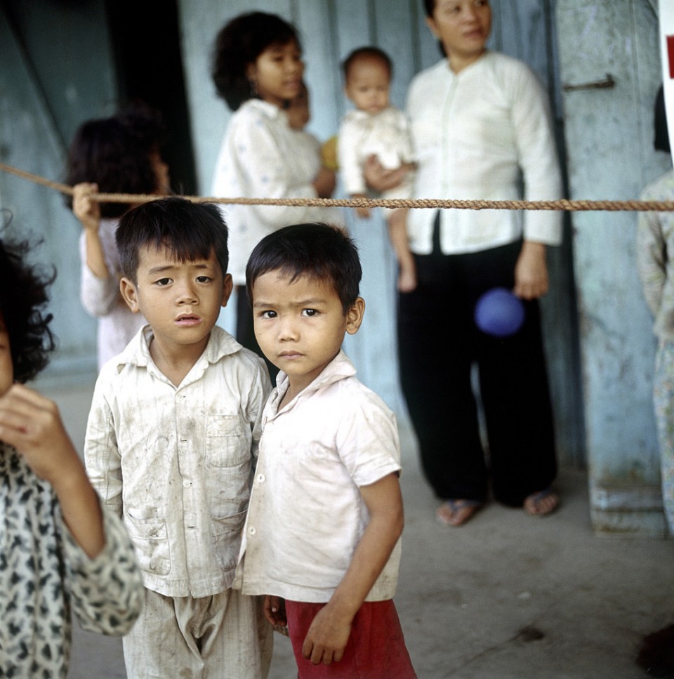 Tin cũ - Ảnh độc về trẻ em miền Nam 1967 qua ống k&iacute;nh người Mỹ (H&igrave;nh 18).
