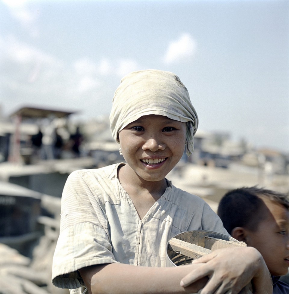 Tin cũ - Ảnh độc về trẻ em miền Nam 1967 qua ống k&iacute;nh người Mỹ (H&igrave;nh 24).