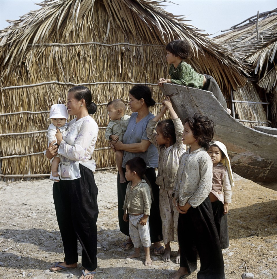 Tin cũ - Ảnh độc về trẻ em miền Nam 1967 qua ống k&iacute;nh người Mỹ (H&igrave;nh 25).