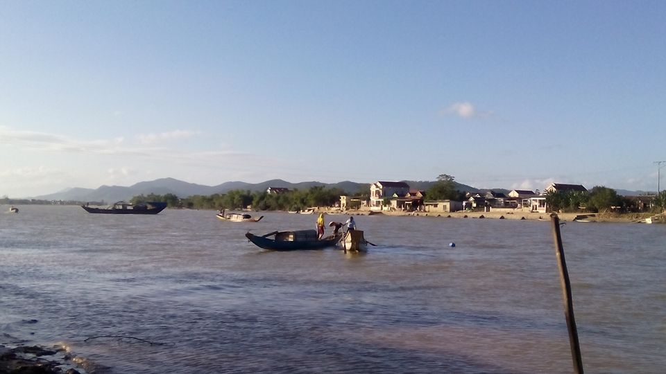 Tin nhanh - Phát hiện thi thể bé gái trên sông Gianh sau 3 ngày ròng rã tìm kiếm