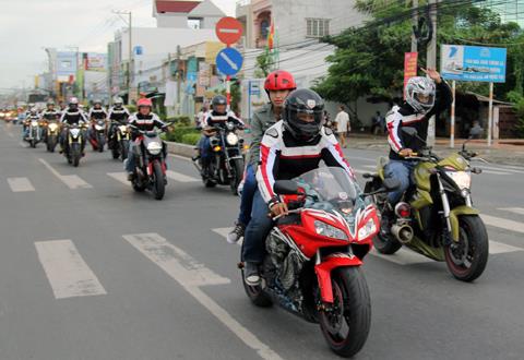 Xã hội - Xe máy phân khối lớn chạy trên cao tốc: Thứ trưởng bộ GTVT lên tiếng