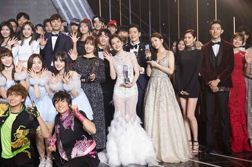 Ngôi sao - Sau Asia Artist Awards 2016, Chi Pu trả lời phỏng vấn đài KBS (Hình 3).