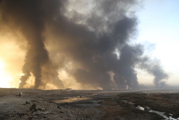 Quân sự - Lực lượng người Shia phá hủy xe bom tự sát của IS gần Mosul [VIDEO]