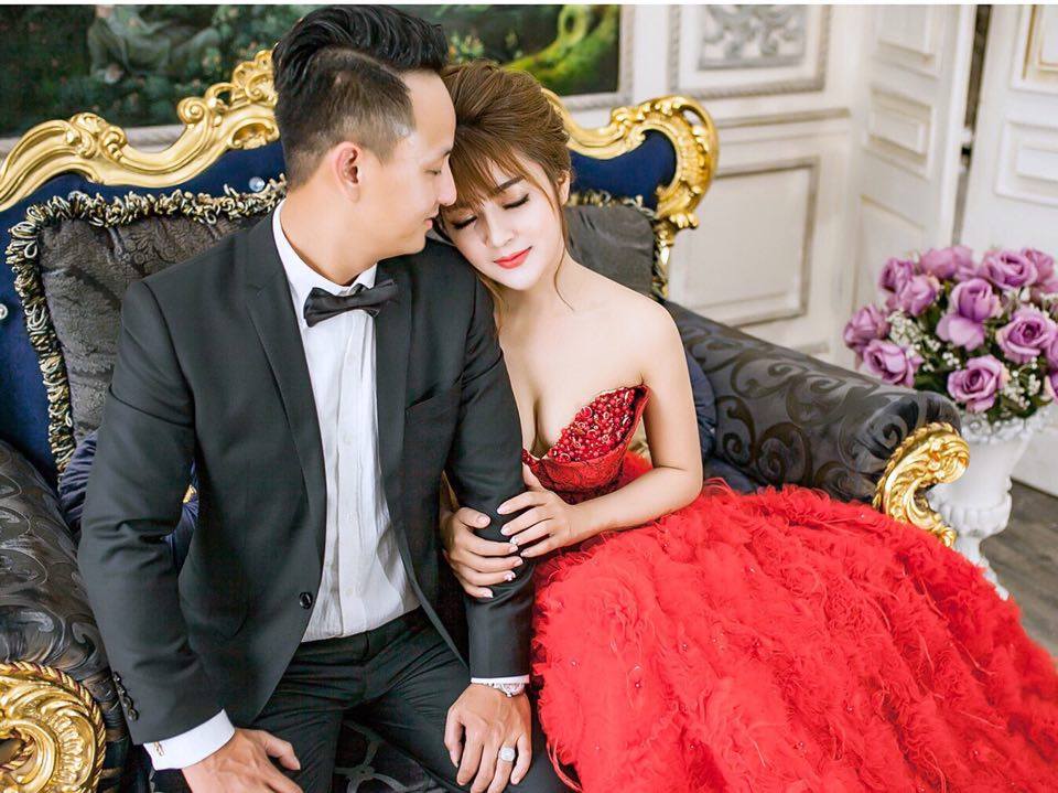 Mạng ảo - Đời thực - Cô giáo tiểu học xinh như búp bê và món quà 20/11 đặc biệt từ ông xã (Hình 5).