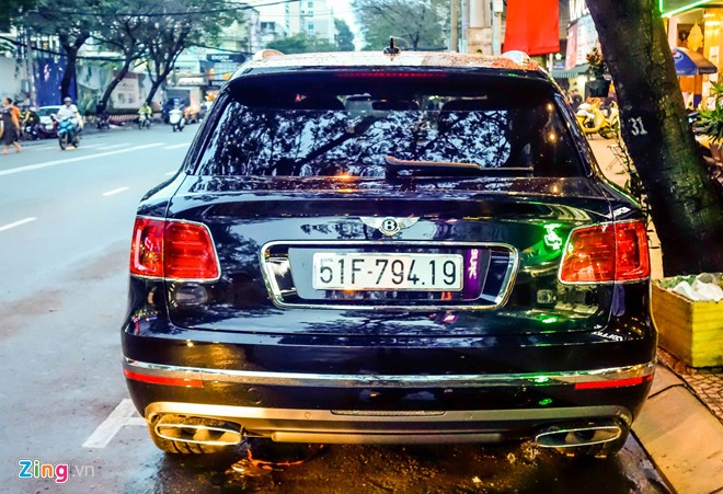 Thú chơi - Ảnh Bentley Bentayga - siêu SUV giá 19 tỷ đồng ở Sài Gòn (Hình 3).