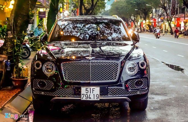 Thú chơi - Ảnh Bentley Bentayga - siêu SUV giá 19 tỷ đồng ở Sài Gòn (Hình 4).