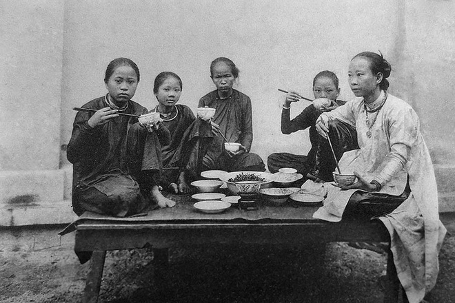 Tin cũ - Thời trang của phụ nữ S&agrave;i G&ograve;n xưa