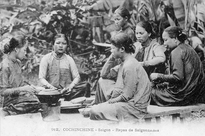Tin cũ - Thời trang của phụ nữ S&agrave;i G&ograve;n xưa (H&igrave;nh 2).
