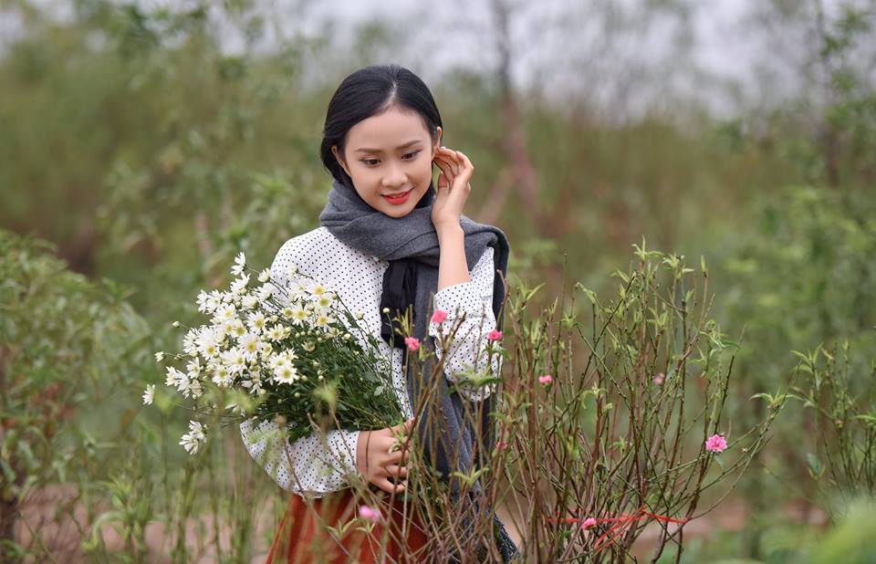 Dậy sóng mạng - Thiếu nữ dịu dàng cùng cúc họa mi xuống phố Hà Nội (Hình 11).